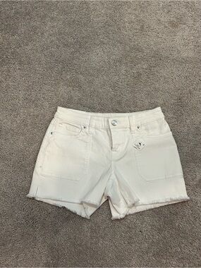Tommy Bahama BNWT Womens White Denim Shorts 3” inseam - Casual Frayed Hem Size 0